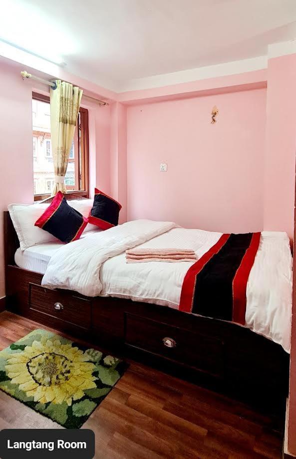 Annapurna Guest House And Rooftop Restaurant Bhaktapur Exterior photo